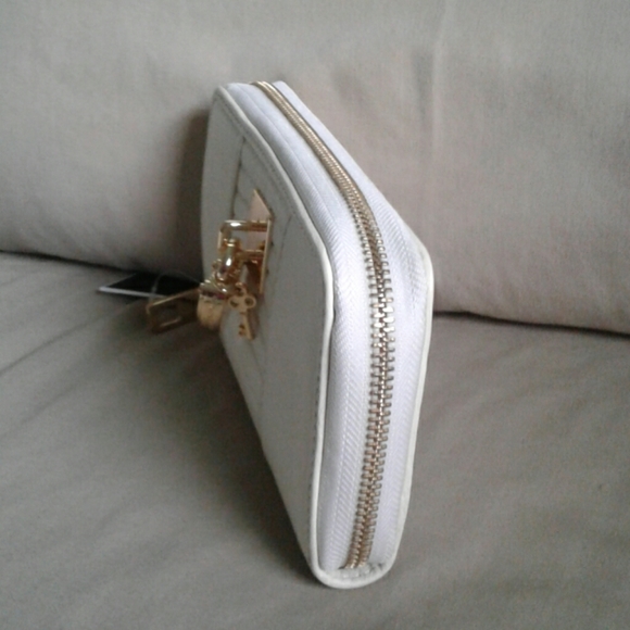 Zip Wallet - Picture 5 of 8